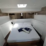 Bed&boat Ii Boatandholiday Com