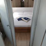 Bed&boat Ii Boatandholiday Com
