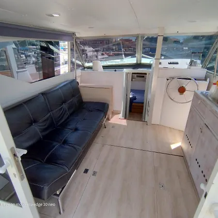 بوتيل Bed&boat Ii Boatandholiday Com