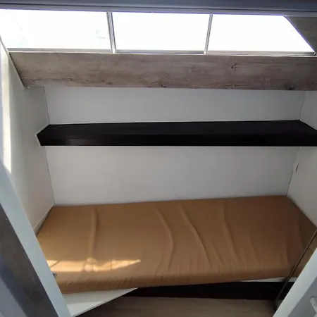 Bed&boat Ii Boatandholiday Com