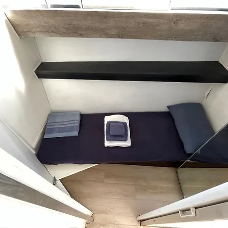 Bed&boat Ii Boatandholiday Com Hotel en barco *